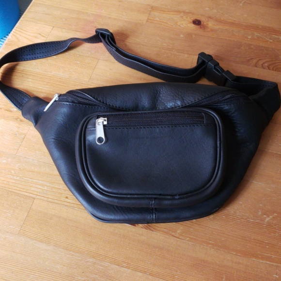 greenfields Handbags - Vintage 1980's Fanny pack black 80's  leather v1